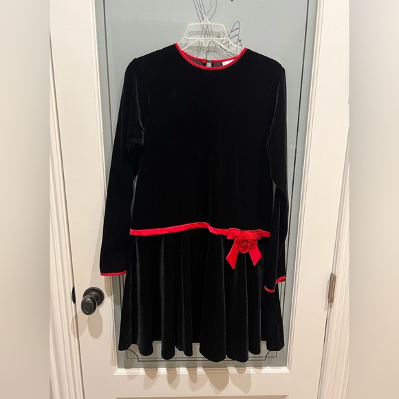 Children’s holiday dress. Size in 18 - Picture 1 of 3